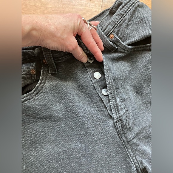 Levi's Women's Ribcage Straight Ankle Jeans - Picture 8 of 10